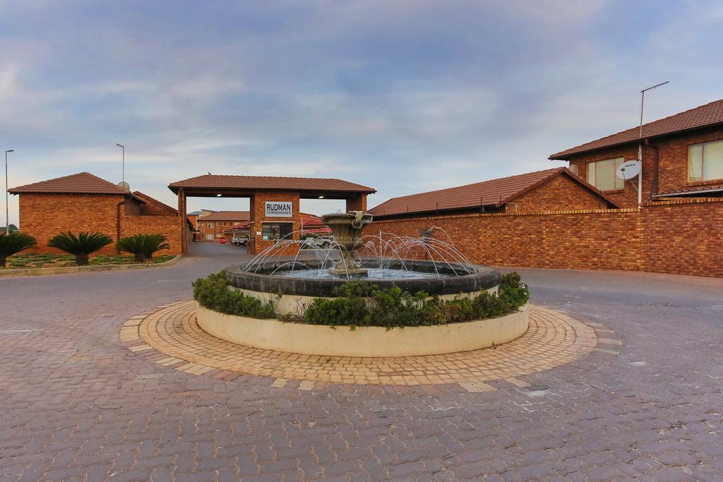 Rudman Townhouses Self-Catering Accommodation Boksburg Exterior foto